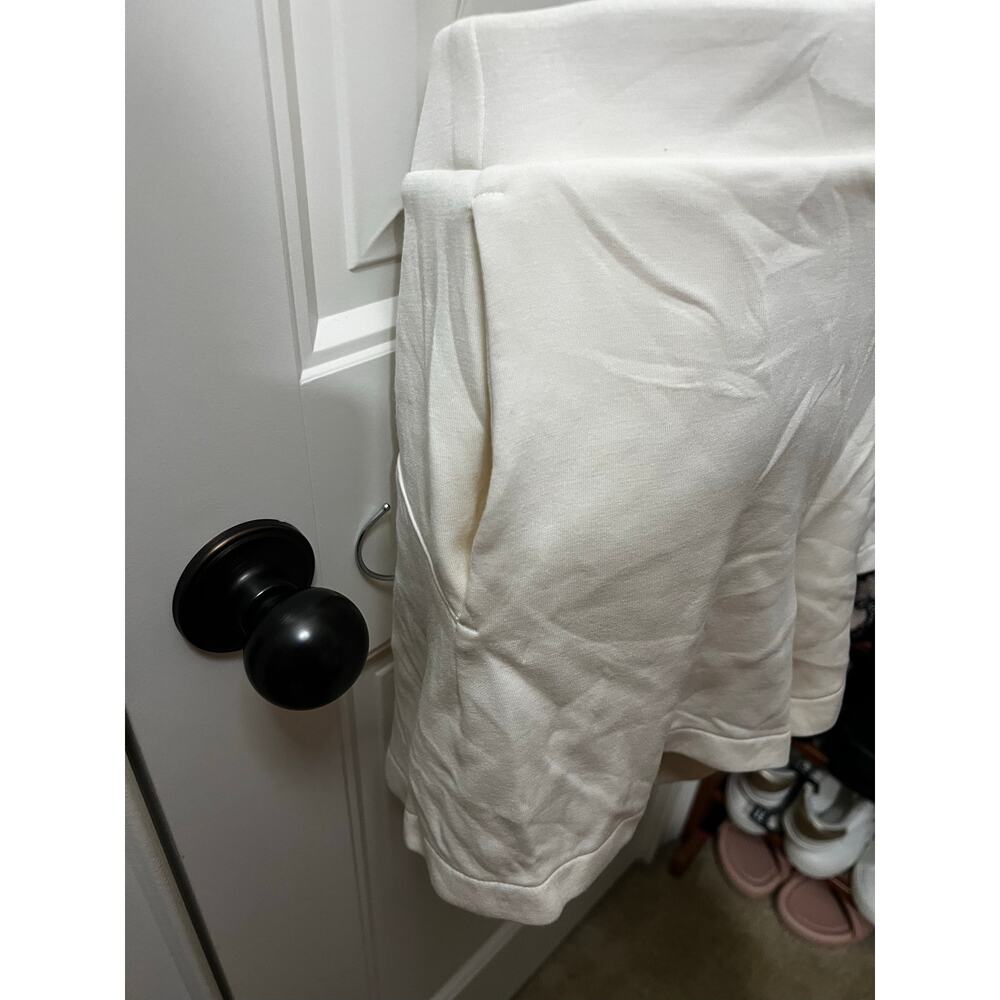 Danskin Women’s Large Ivory/cream Knit Pull-On Athletic Lounge Shorts High Rise - Picture 3 of 12
